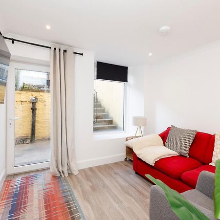 Joivy 3Br Flat In Haymarket With Free Parking เอดินบะระ ภายนอก รูปภาพ